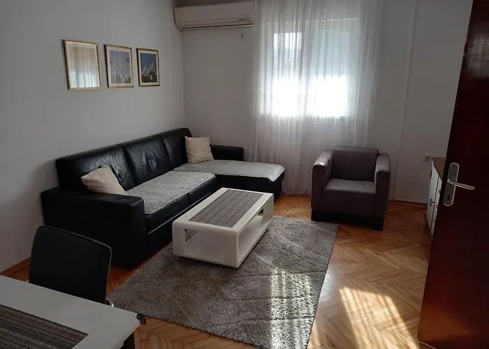 Lägenhet Stan U Maslinama